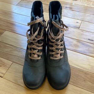 Sorel Lexie wedges